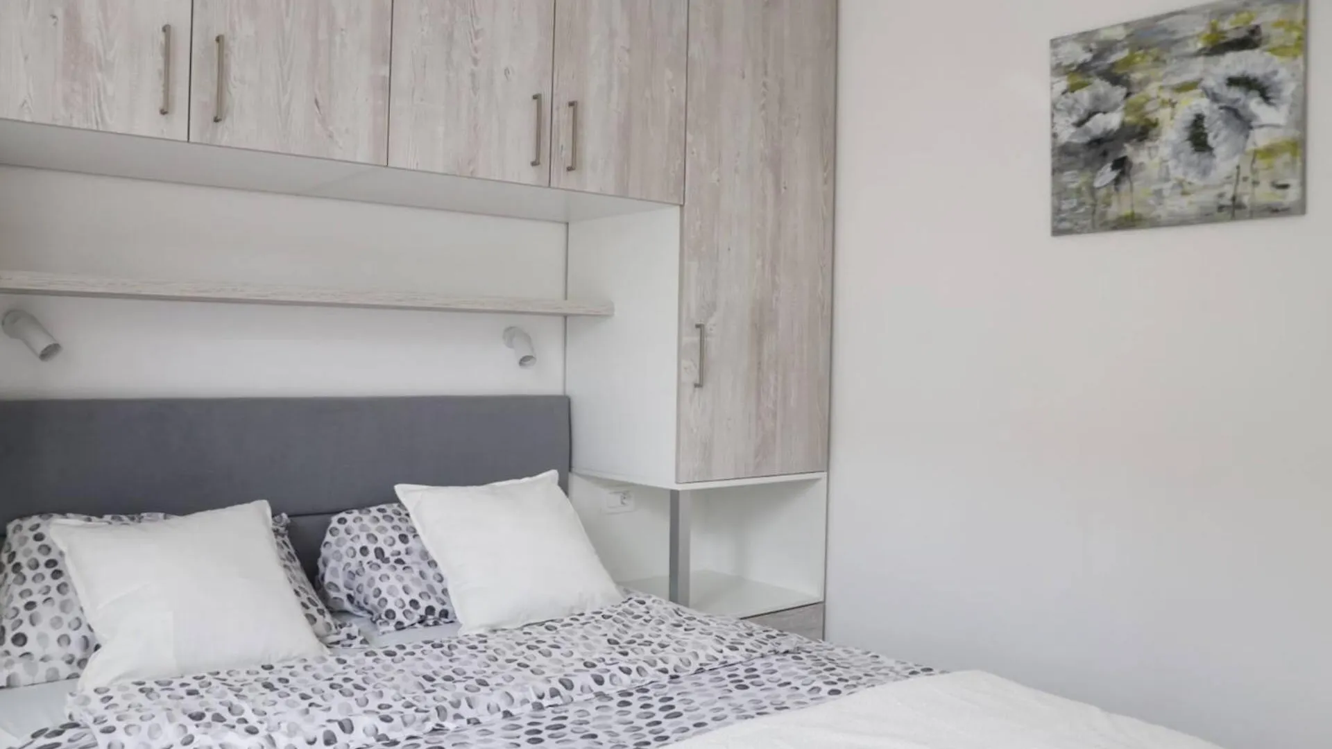 Cozy Apartment Iva With Private Garden Krk Town