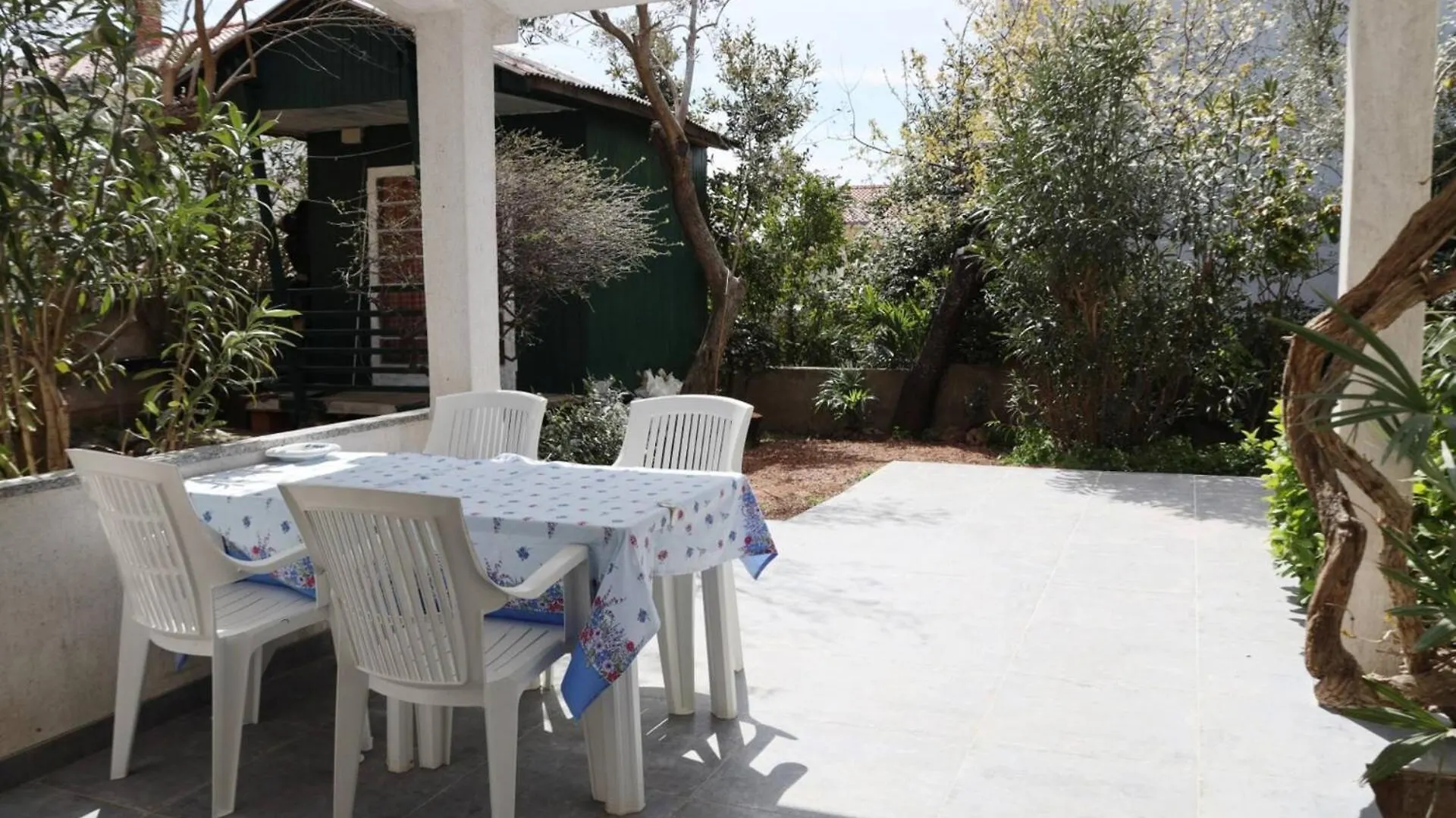 Cozy Apartment Iva With Private Garden Krk Town